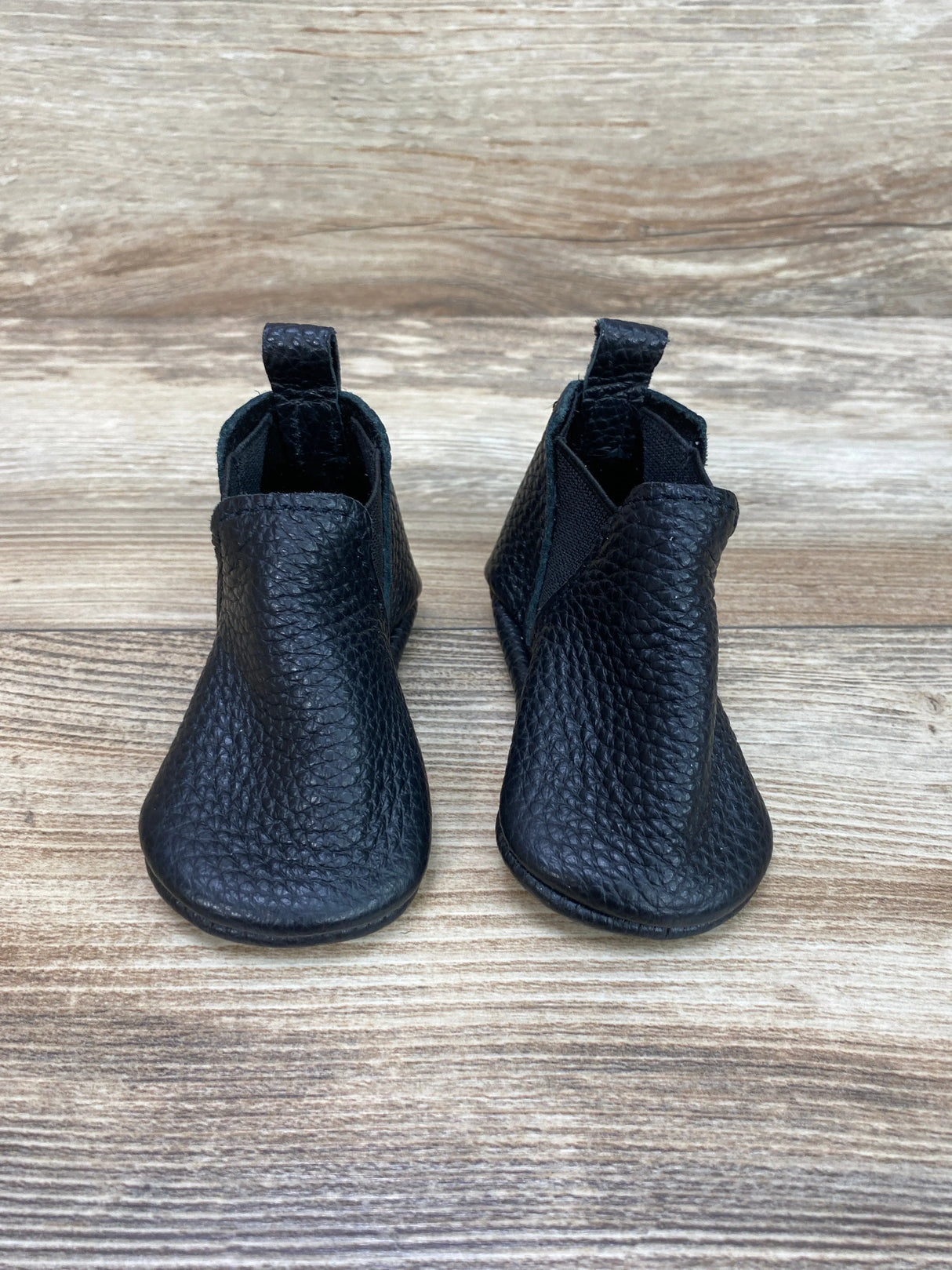 NEW Freshly Picked Ebony Chelsea Boot Baby Soft Sole Shoe Sz 2c