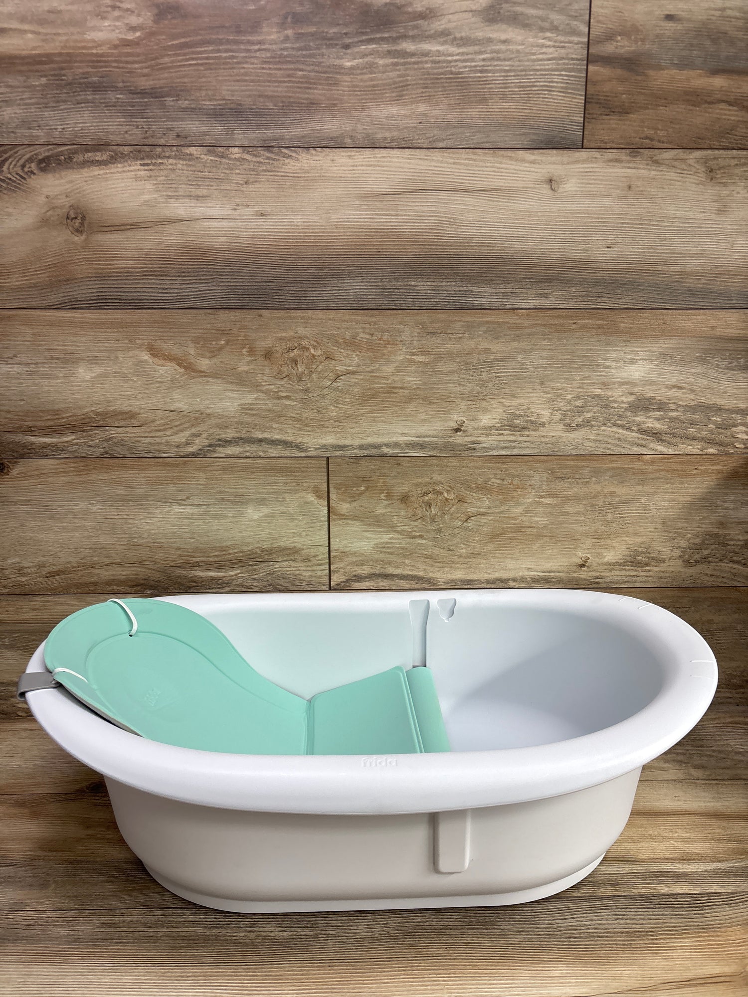 Frida Baby 4-in-1 Grow-With-Me Bath Tub