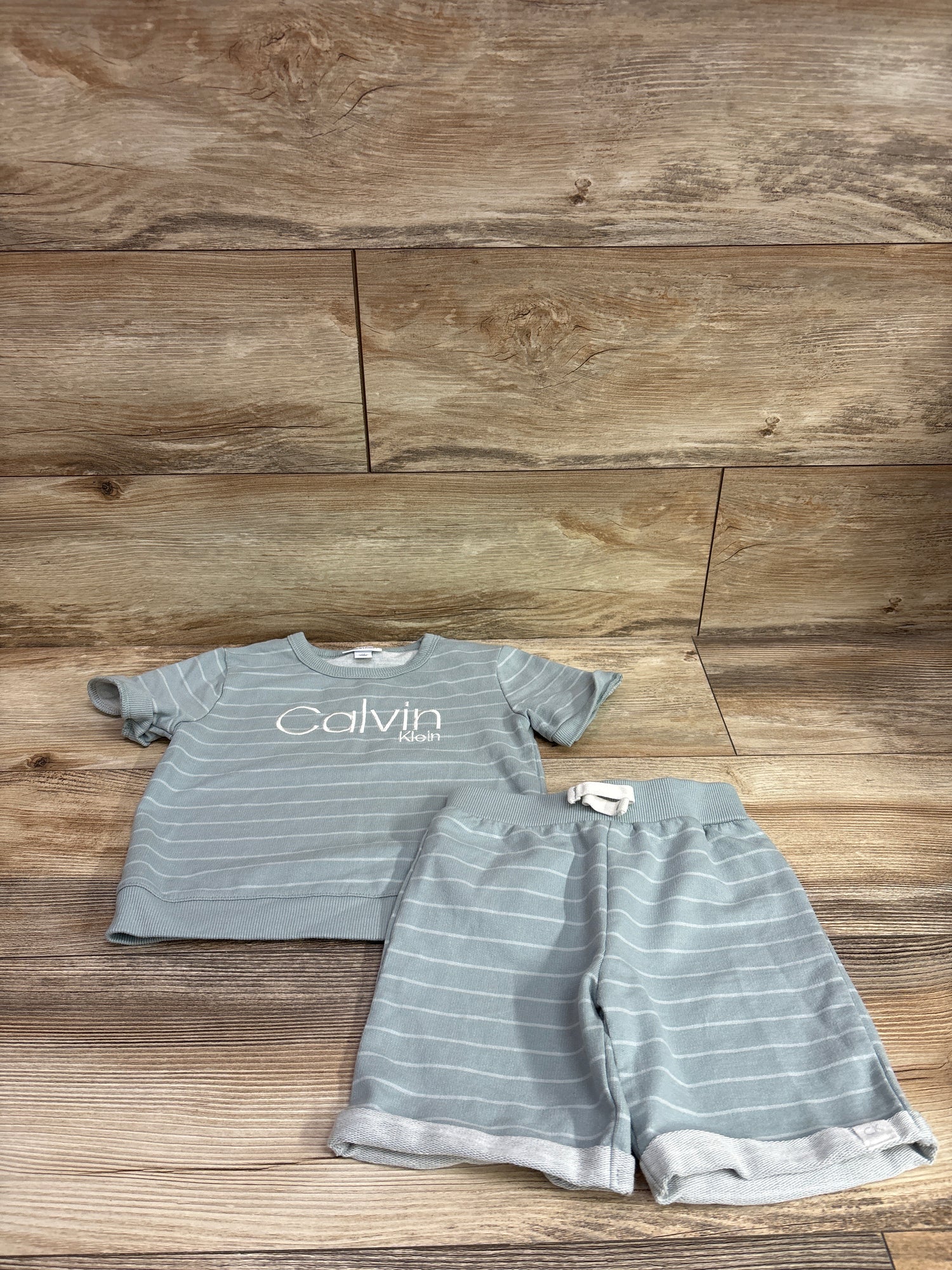 Calvin Klein 2pc Shirt & Shorts Set Green sz 4T