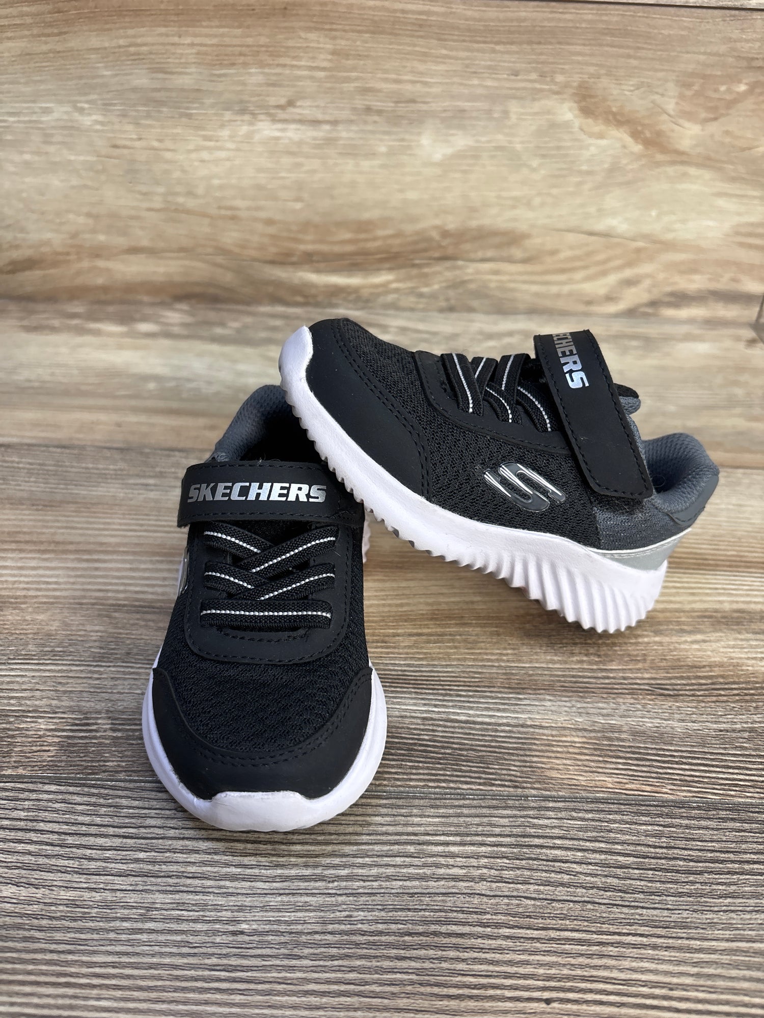 Skechers Bounder Trekzic Sneakers Black sz 7c