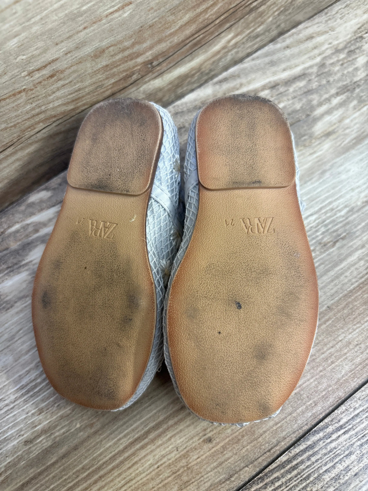 Zara Floral Embroidered Ballet Flats Grey sz 5/6c