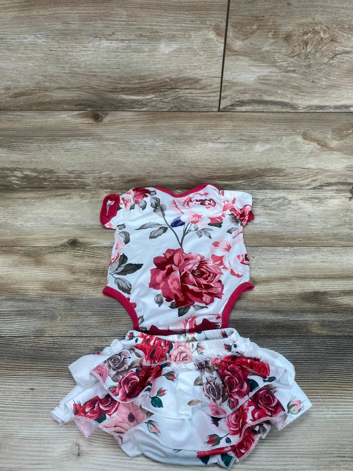 White 2pc Floral Bodysuit & Bloomers sz 3-6m