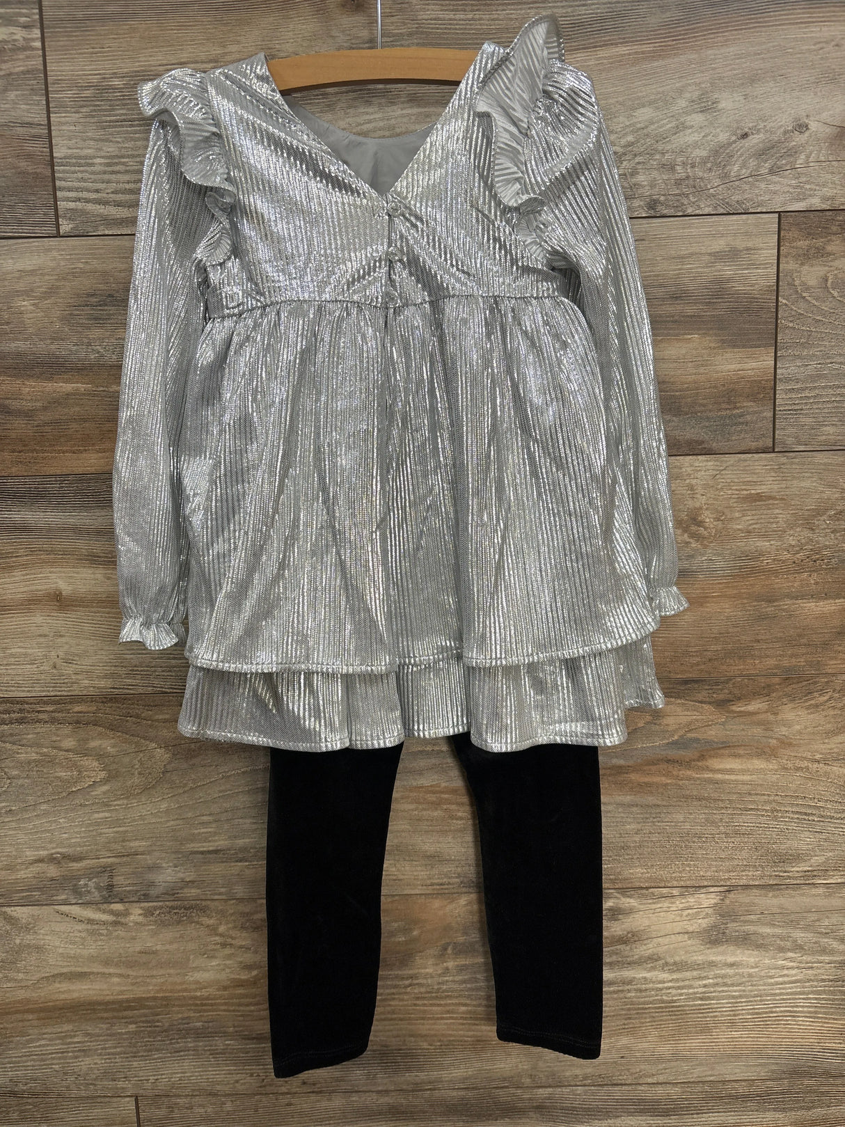 Tahari Metallic Ruffled Shirt & Velour Pants Silver sz 5T