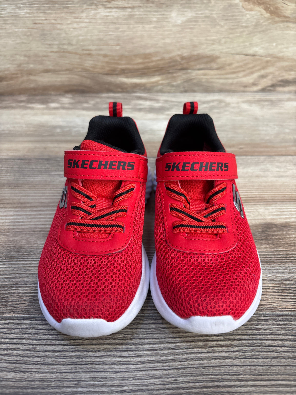 Sketchers Dynamatic Sneakers Red sz 9c