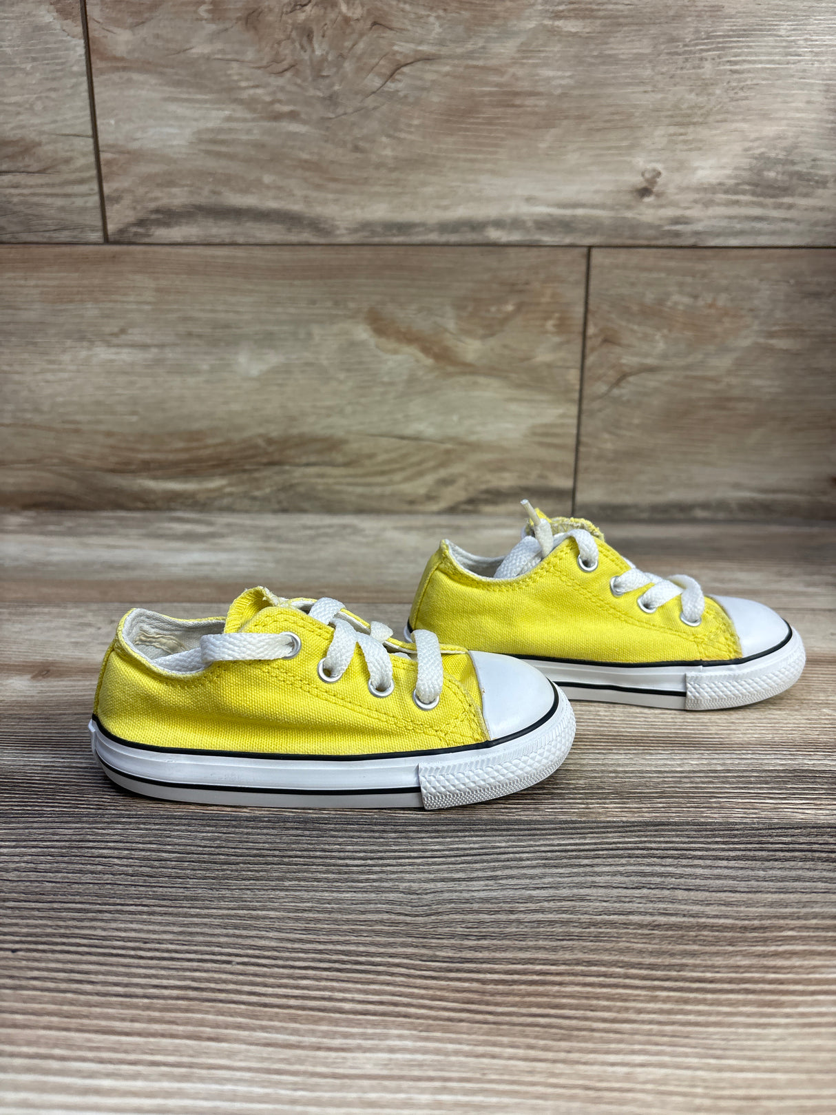 Converse Chuck Taylor All Star Low Top Sneakers Yellow sz 7c
