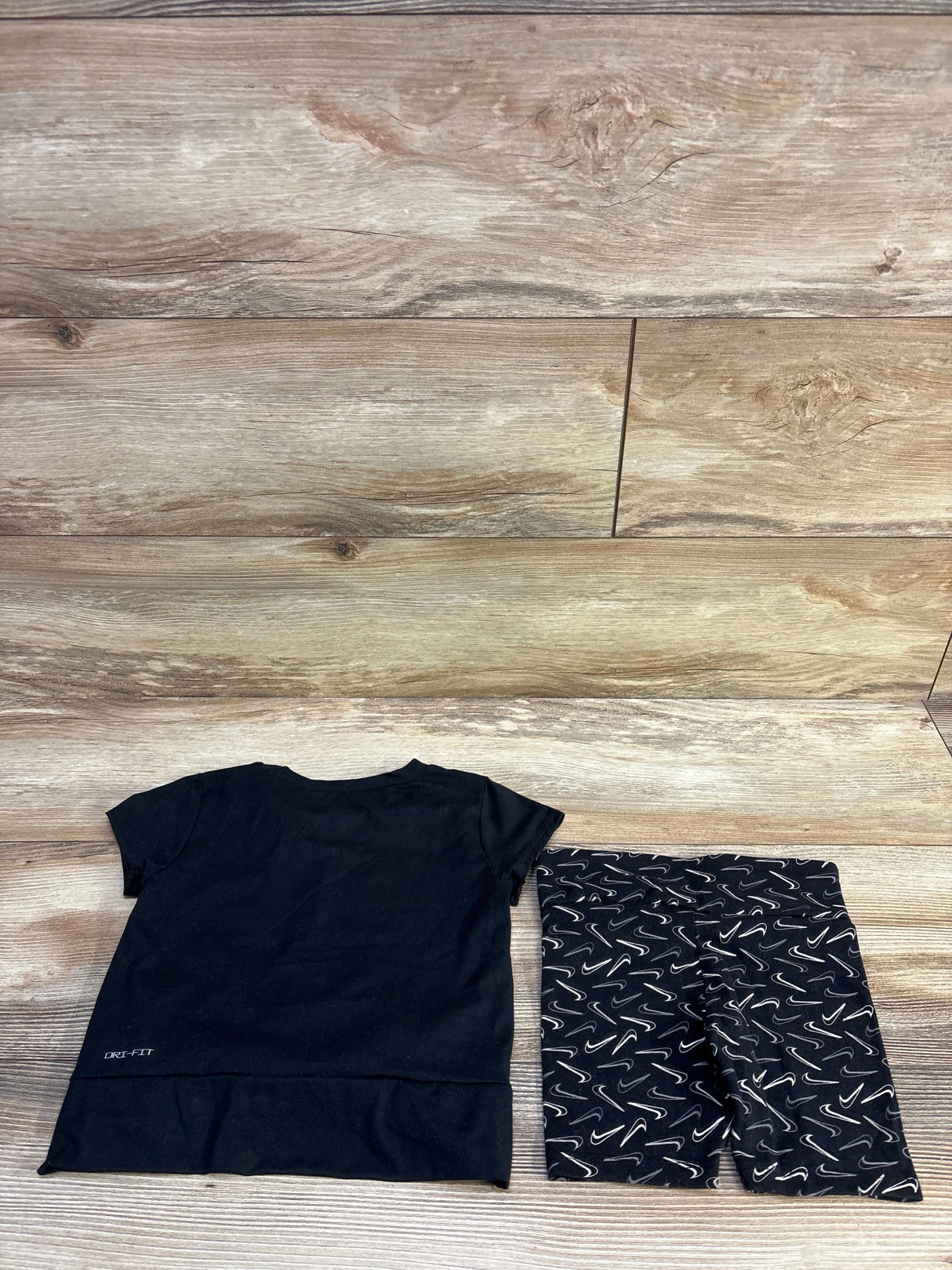 Nike Dri-Fit 2pc Shirt & Shorts Set Black sz 4T