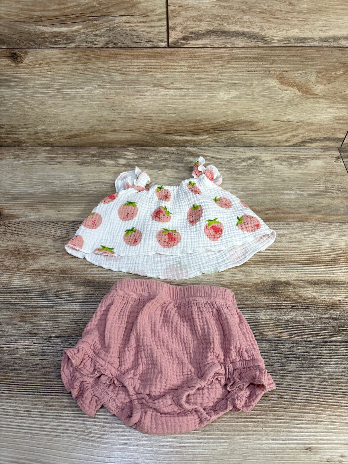 Shein Gauze 2pc Strawberry Tank Top & Shorts Set White sz 3-6m