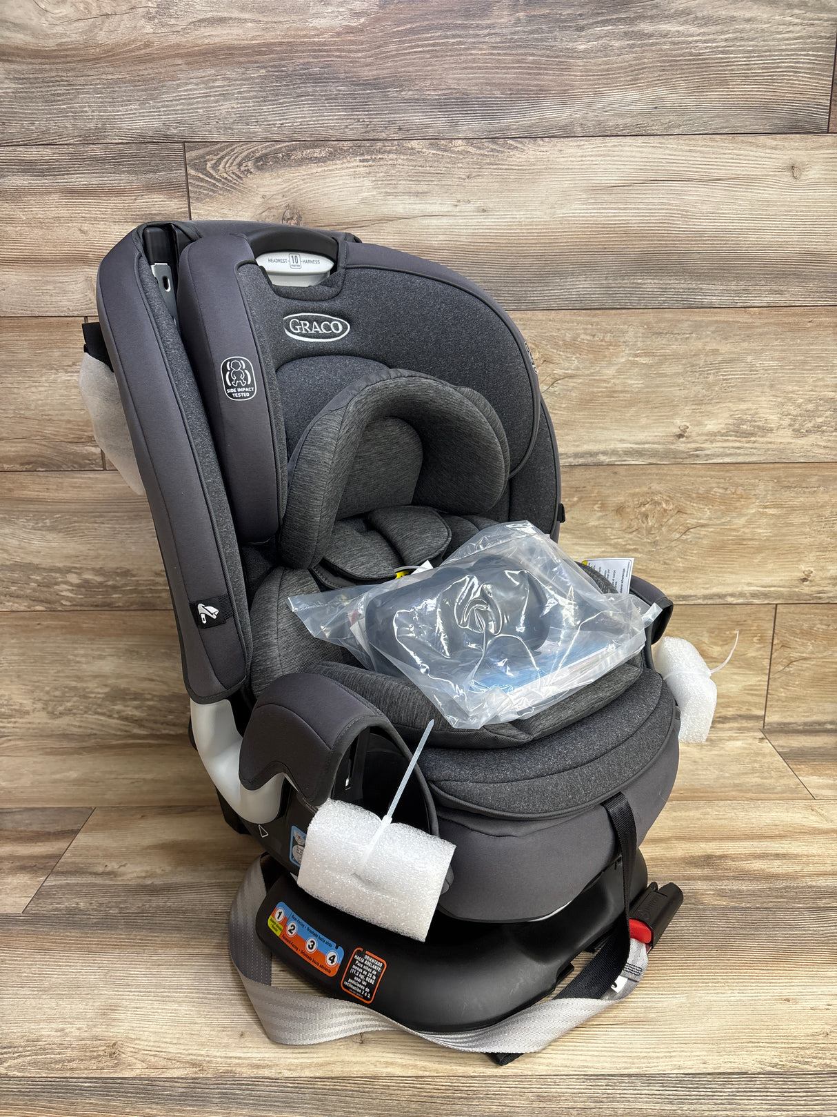 NEW Graco Turn2Me 3-in-1 Rotating Convertible Car Seat in Manchester
