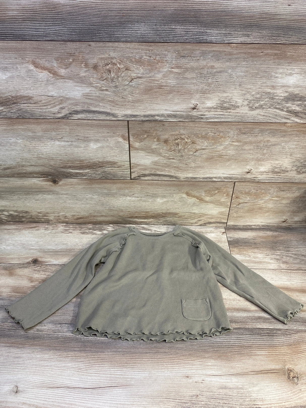 Easy Peasy Long Sleeve Waffle Pocket Tee in Olive Green sz 5T