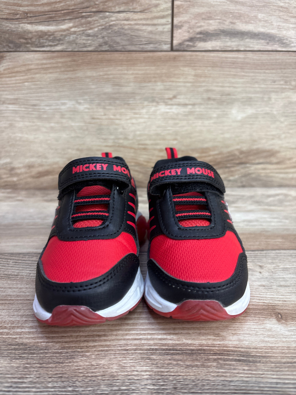 Disney Mickey Mouse Light-Up Athletic Sneakers Red sz 8c