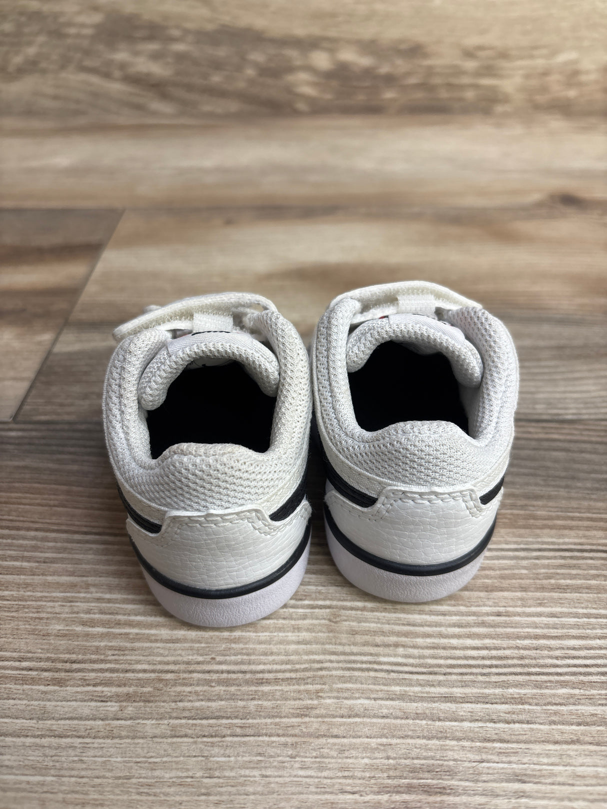 Nike Capri 3 Leather TD White Sneakers sz 2c