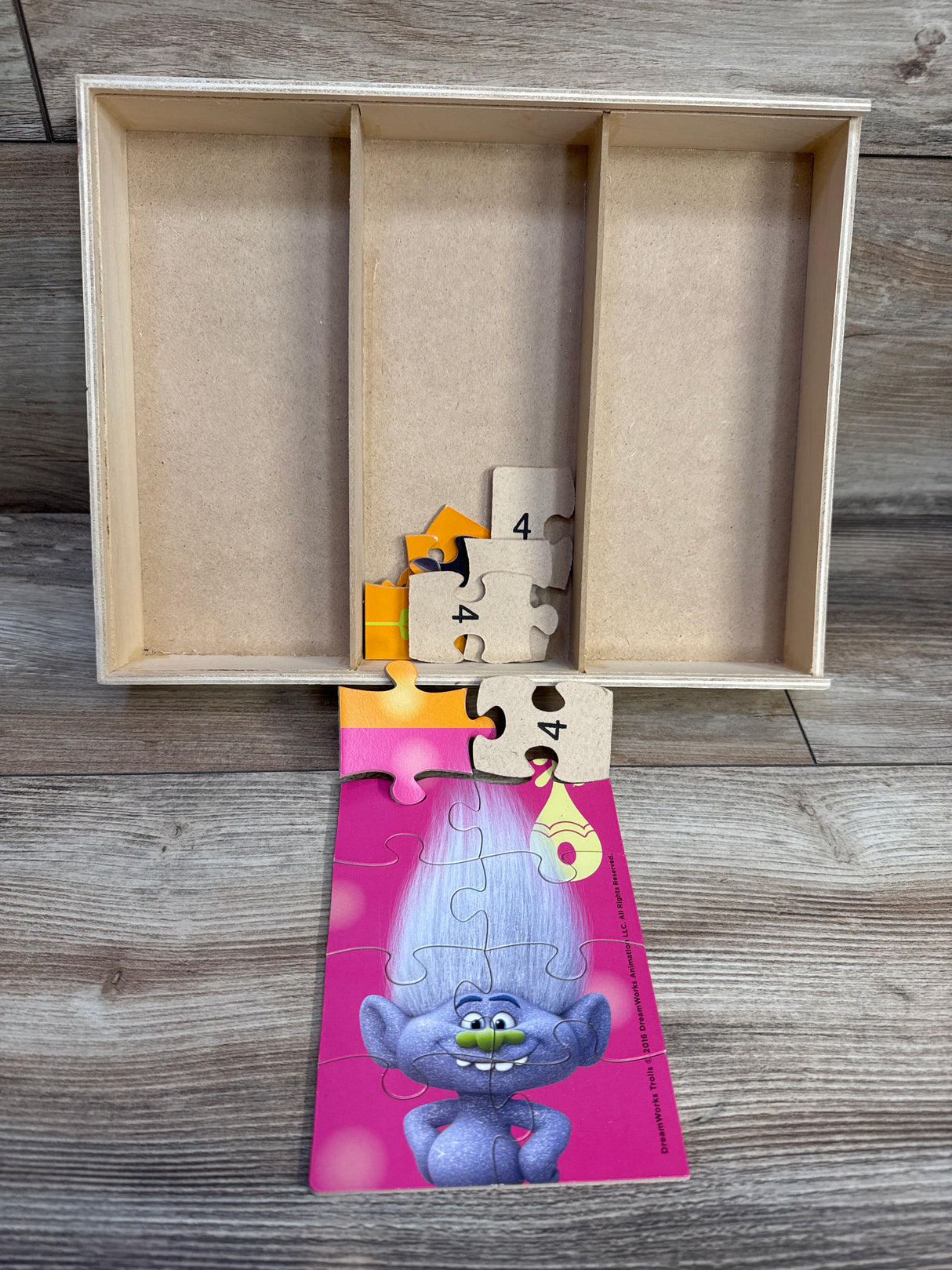 Trolls 5 Wood Puzzle Pack & Storage Box