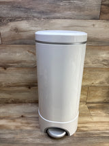 Munchkin STEP Diaper Pail, Powered by Arm & Hammer