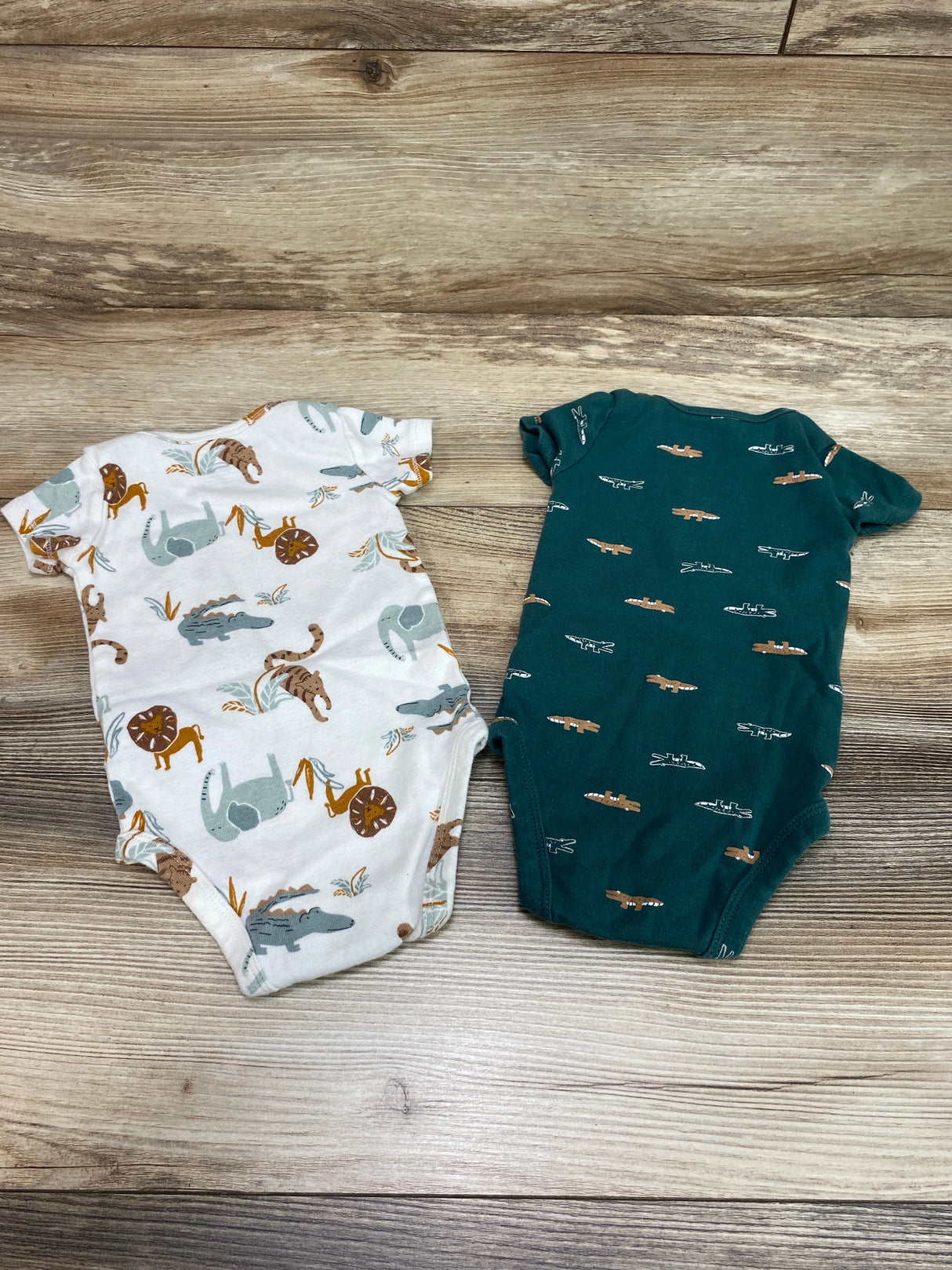 Carter's 2pk Bodysuits Green/White sz 6m