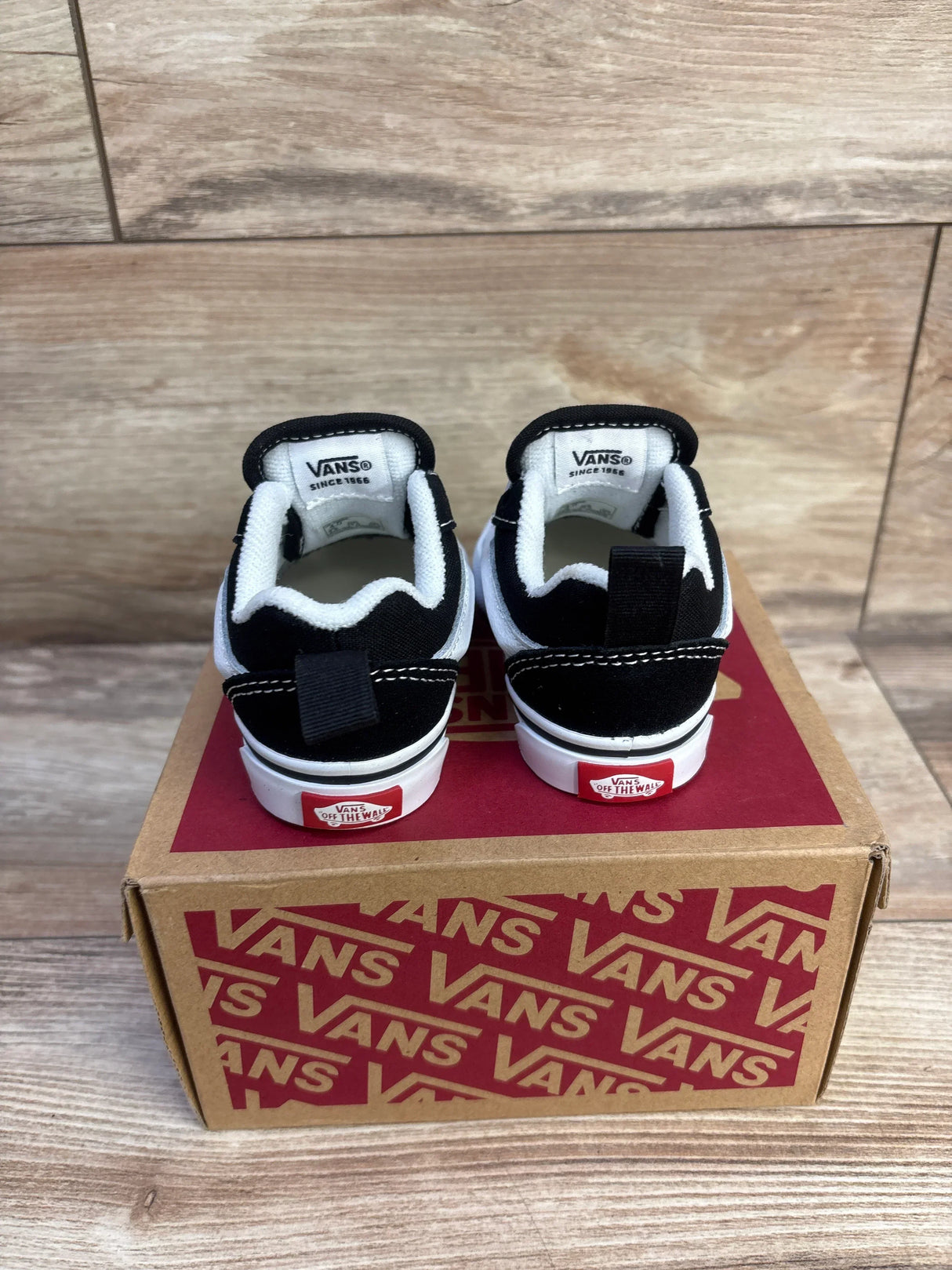 NEW Vans Knu Skool Elastic Lace Sneakers Black/True White sz 4c