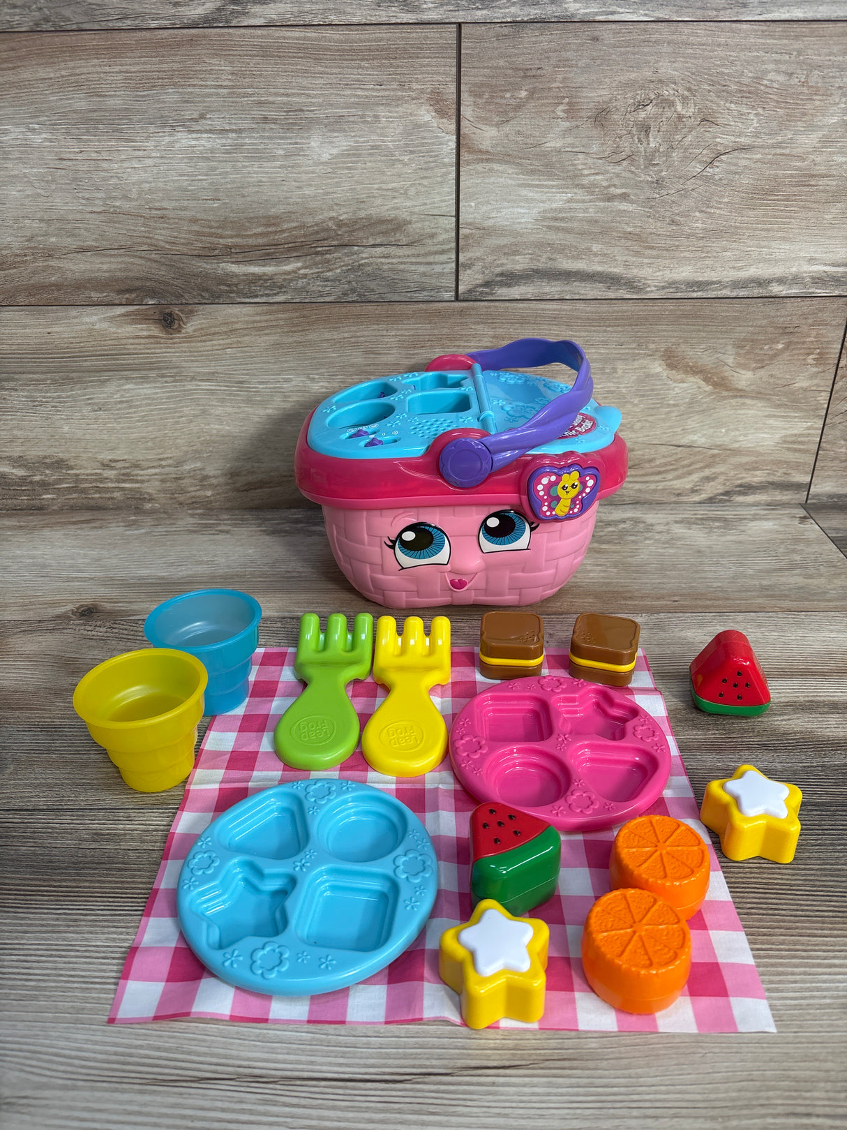LeapFrog Shapes and Sharing Picnic Basket Pink