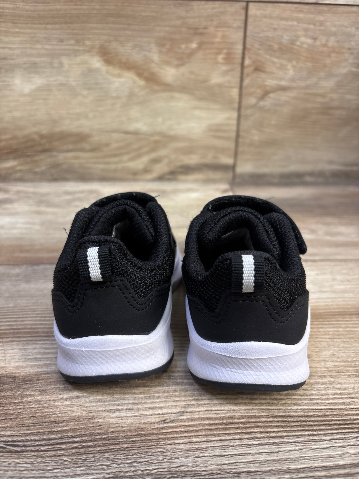 Athletic Works Mesh Jogger Sneakers Black sz 4c