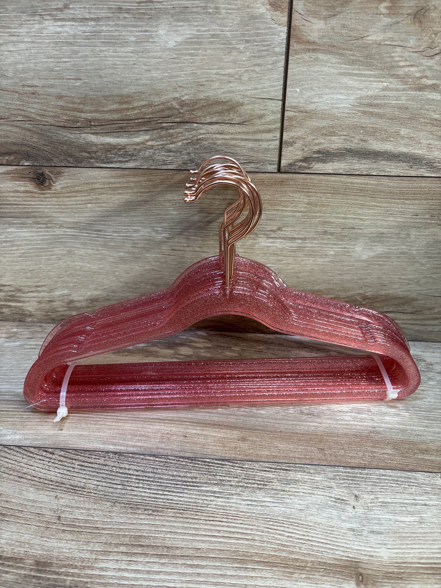 Concepts 16pk 11.5'' Acrylic Glitter Hangers, Pink
