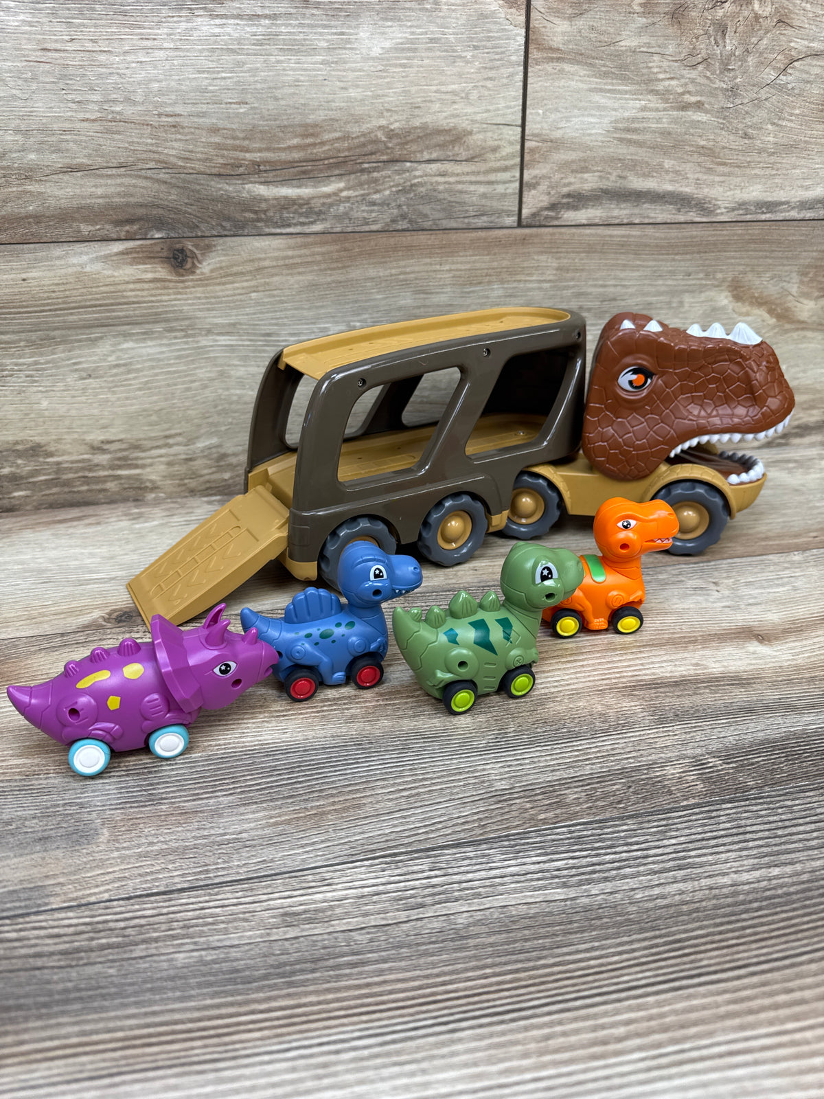Veslier Dinosaur Carrier Truck with 4 Pull Back Dino Cars