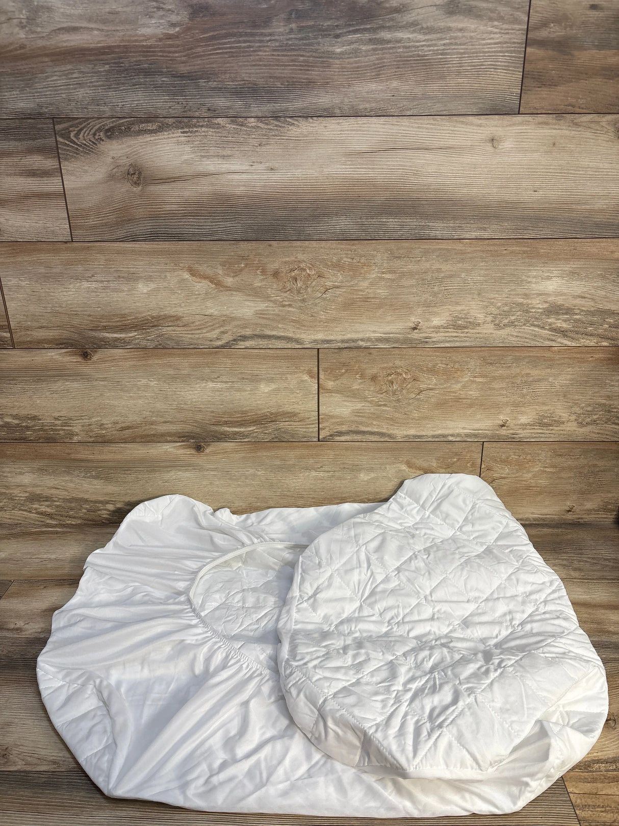 Fitted Waterproof Quilted Crib Sheet, White