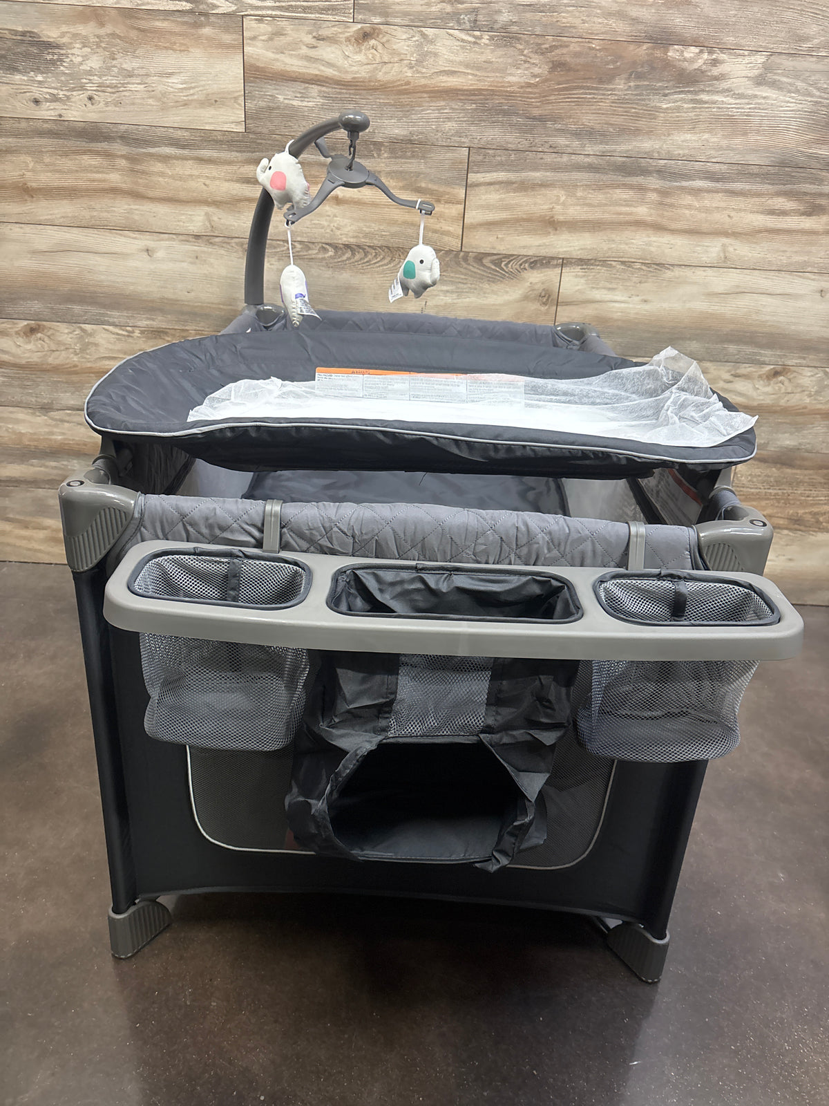 NEW Pamo Babe Just Right Playard with Bassinet & Changer - Grey