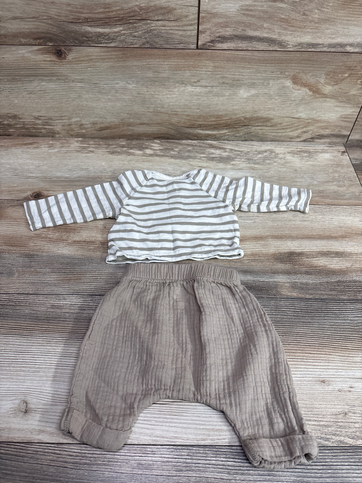 Cloud Island 2pc Long Sleeve Henley Shirt & Pants Set Tan sz Newborn