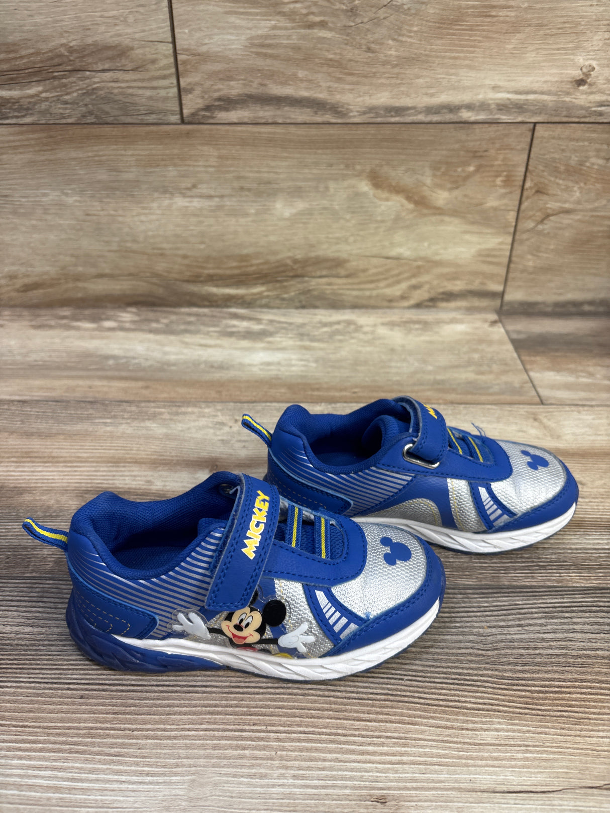 Mickey Mouse Light Up Sneakers Blue sz 11c