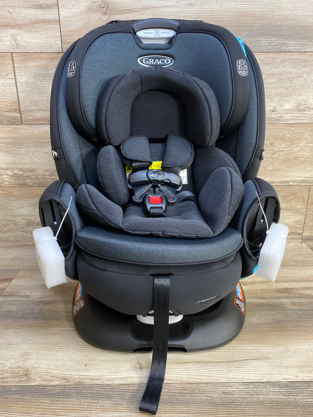 NEW Graco Turn2Me 3-in-1 Rotating Convertible Car Seat in Cambridge