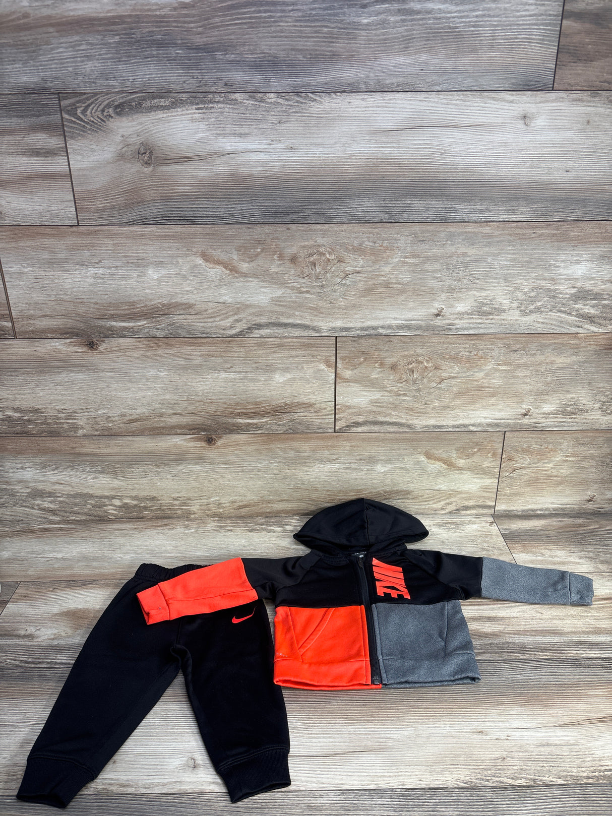 Nike 2pc Dri-Fit Full Zip Jacket & Joggers Set Black sz 18m
