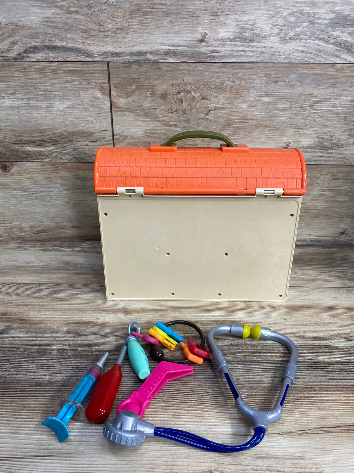 B. Toys Critter Clinic - Toy Vet Kit