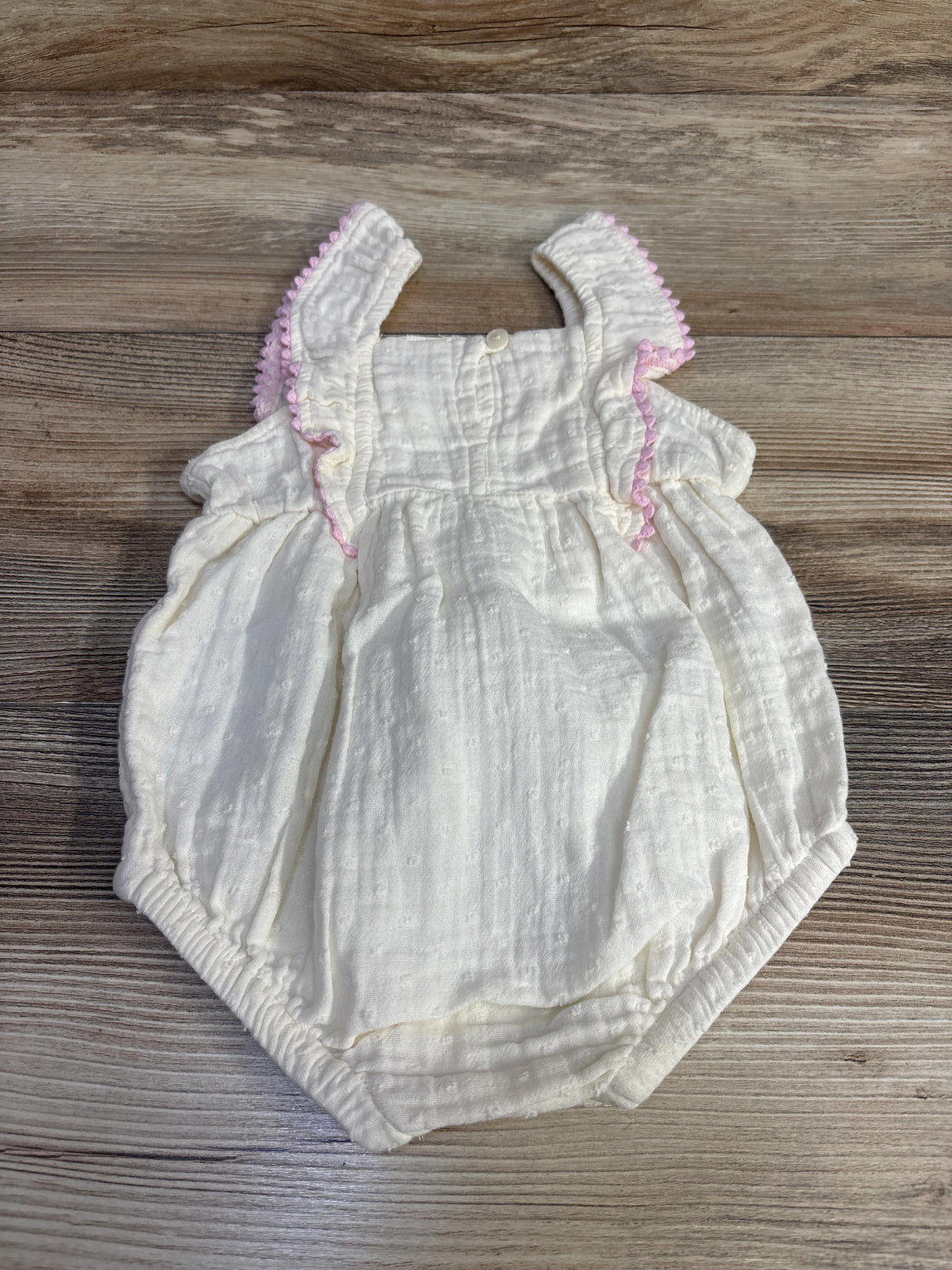 Old Navy Swiss Dot Romper Cream sz 3-6m - Me n Mommy To Be