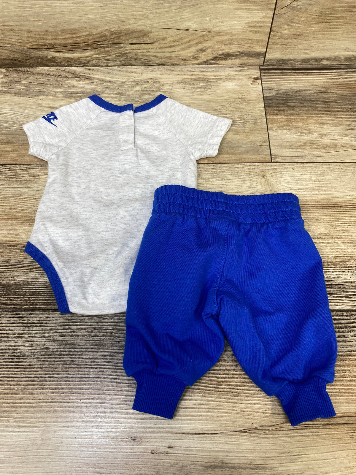 Nike 2pc Bodysuit & Pants Set Grey sz Newborn