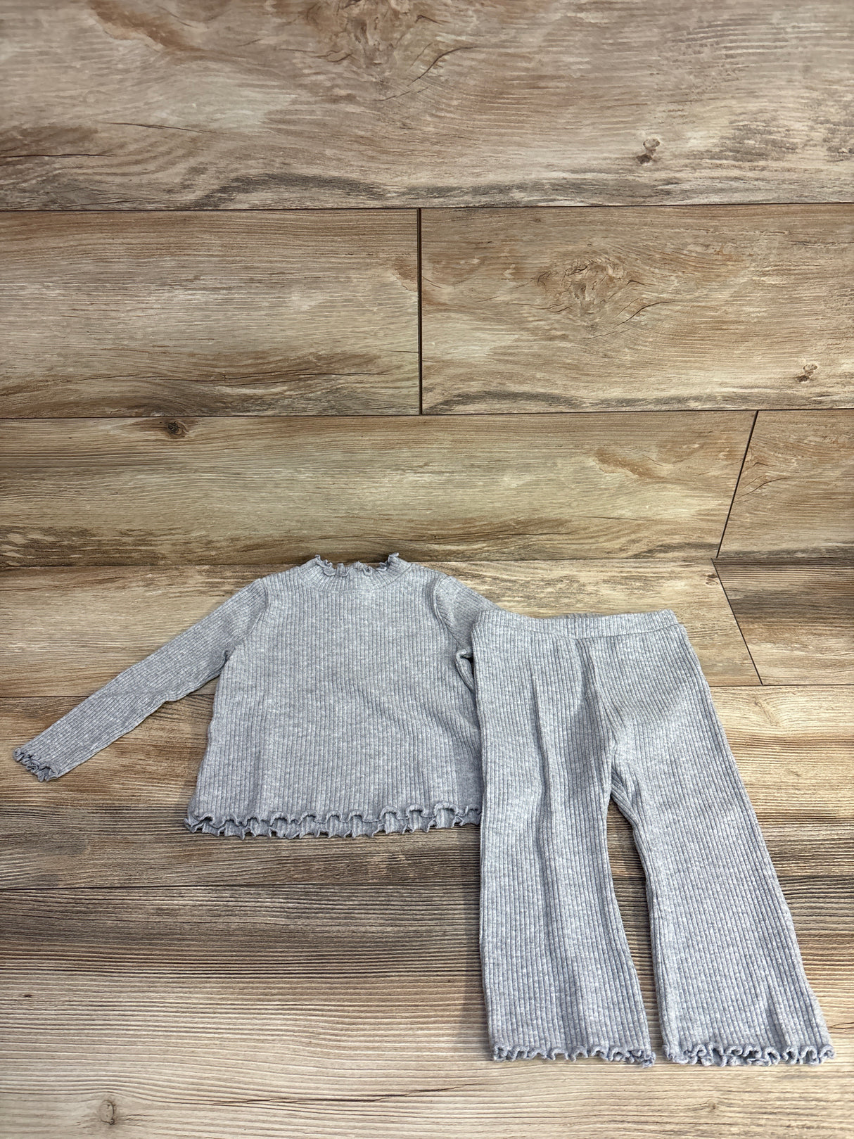 Old Navy 2pc Ribbed Lettuce Trim Shirt & Bottoms Set Grey sz 12-18m