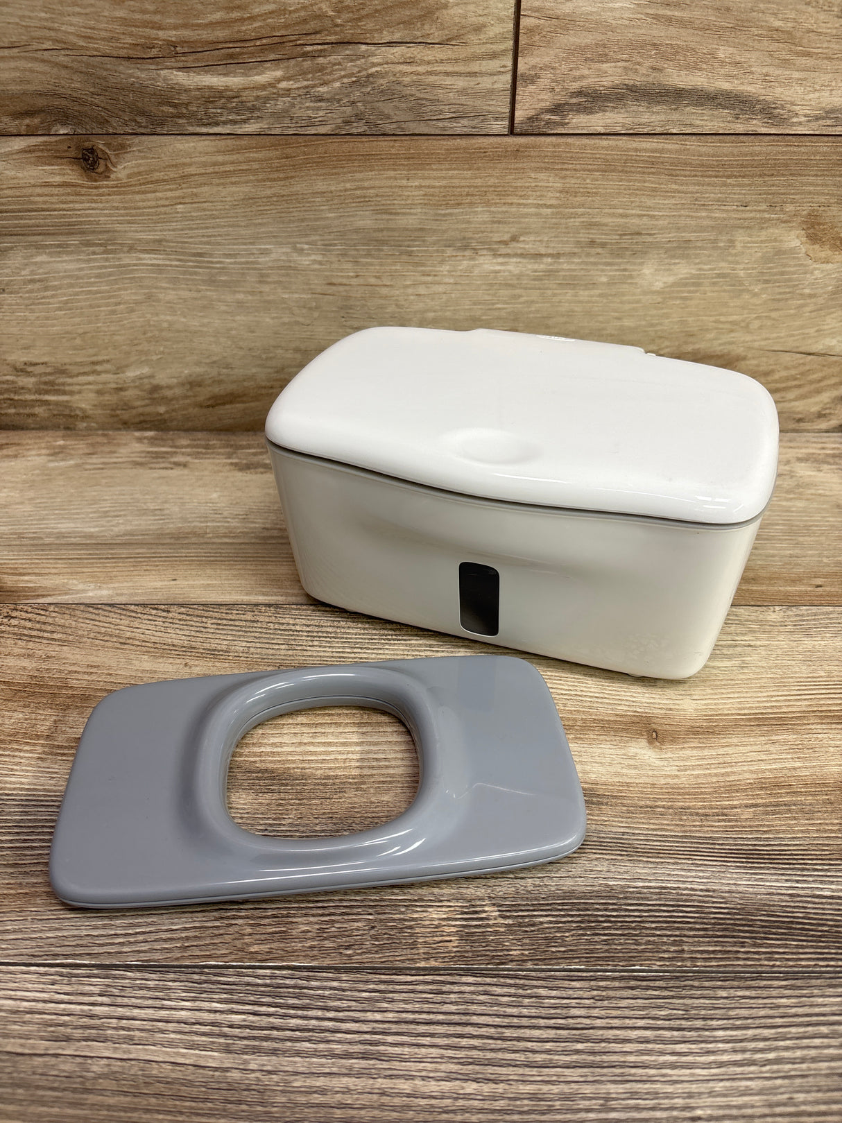 OXO Tot Perfect Pull Wipes Dispenser
