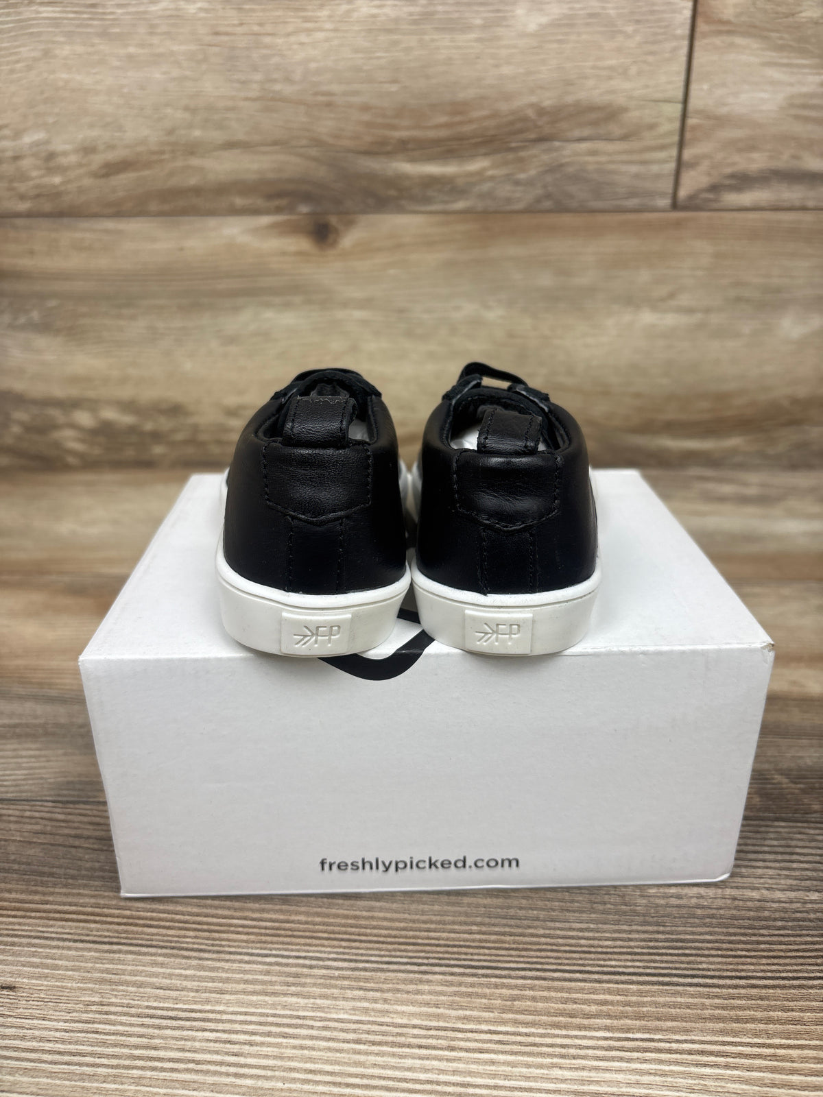 NEW Freshly Picked Classic Lace-Up Sneakers in Ebony Black sz 6c