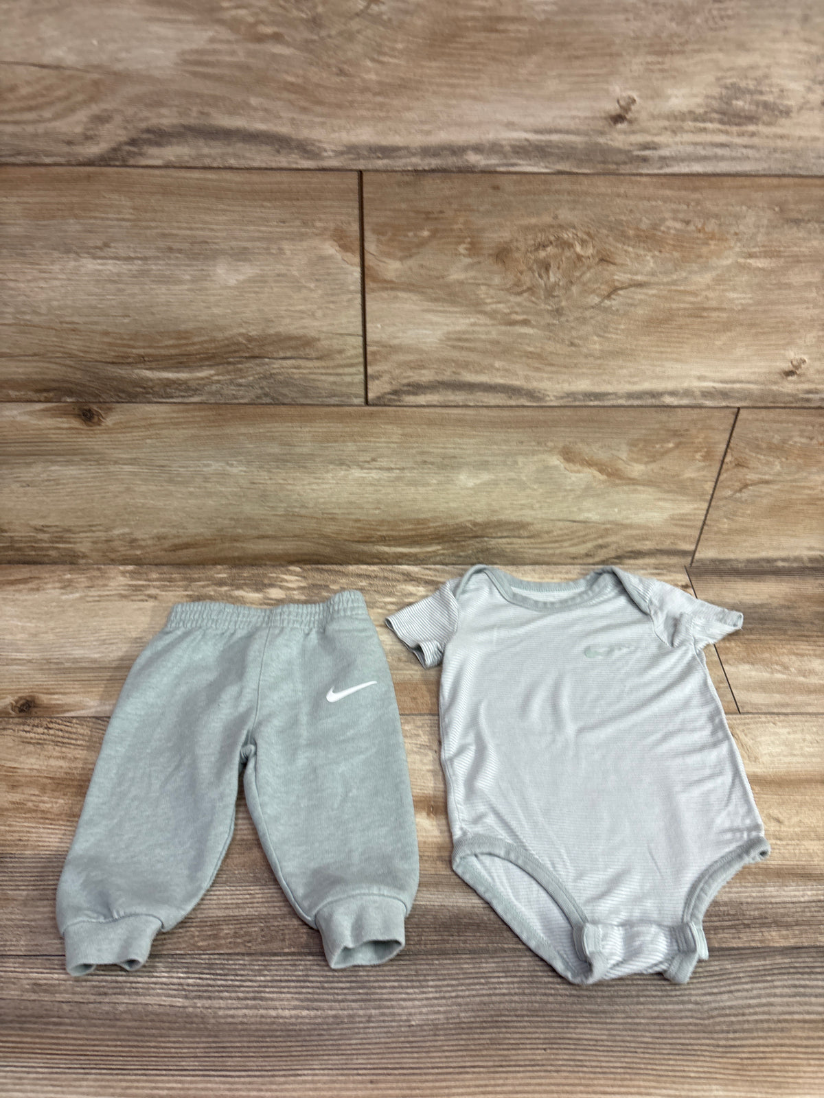 Nike 2pc Viscose Bodysuit & Joggers Set Sage sz 6m