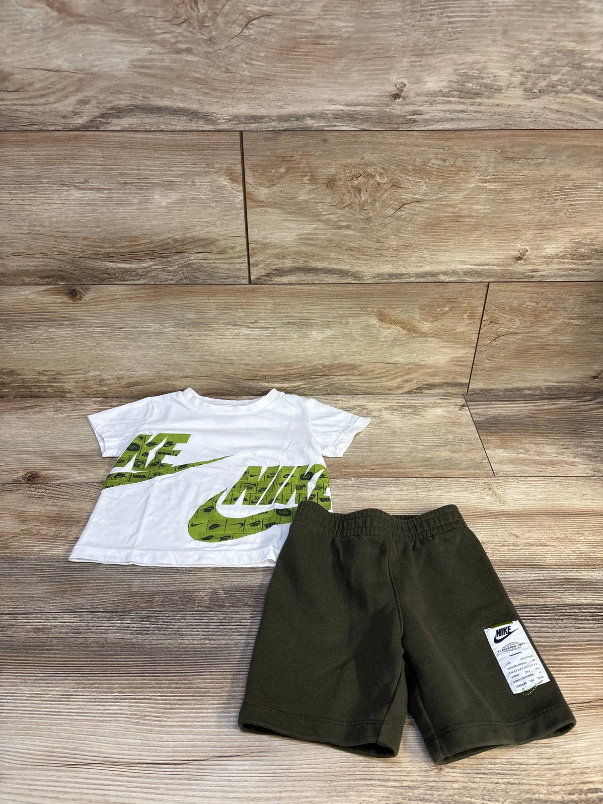Nike 2pc Shirt & Shorts Set White sz 24m