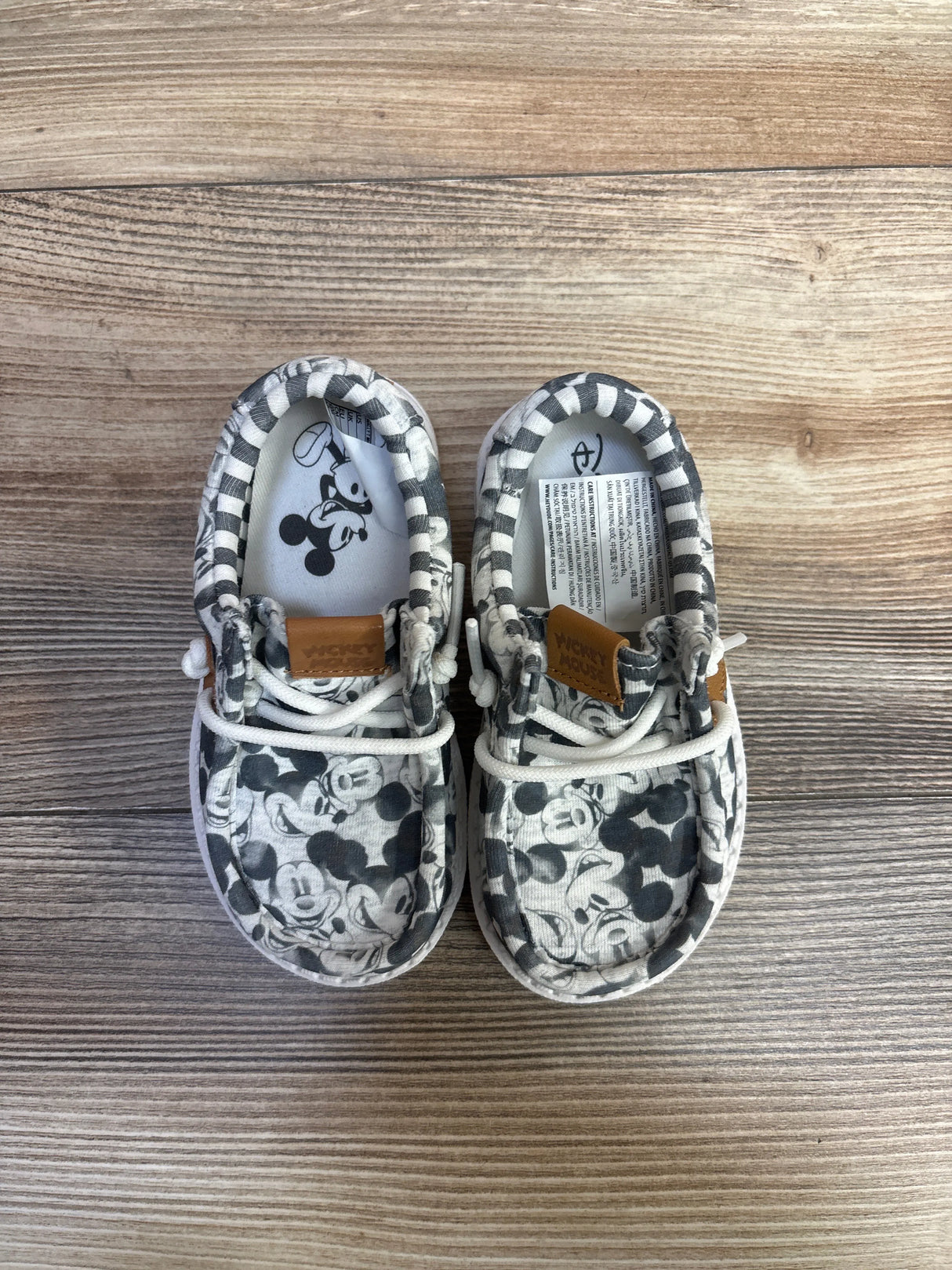 Hey Dude Disney Mickey Mouse Printed Wally Shoes Grey sz 7c