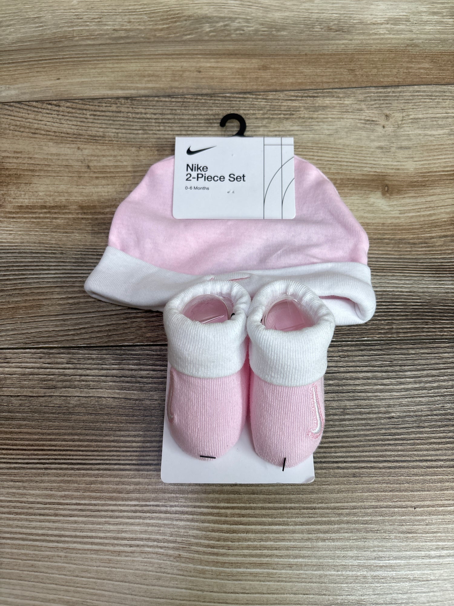 NEW Nike 2pc Hat & Booties Set Pink sz 0-6m