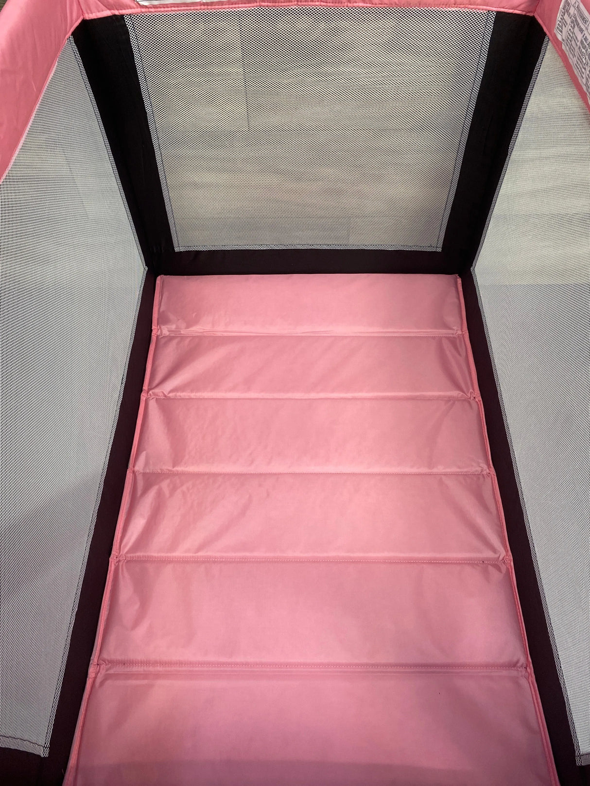 Dream On Me Nest Portable Play Yard, Black/Pink