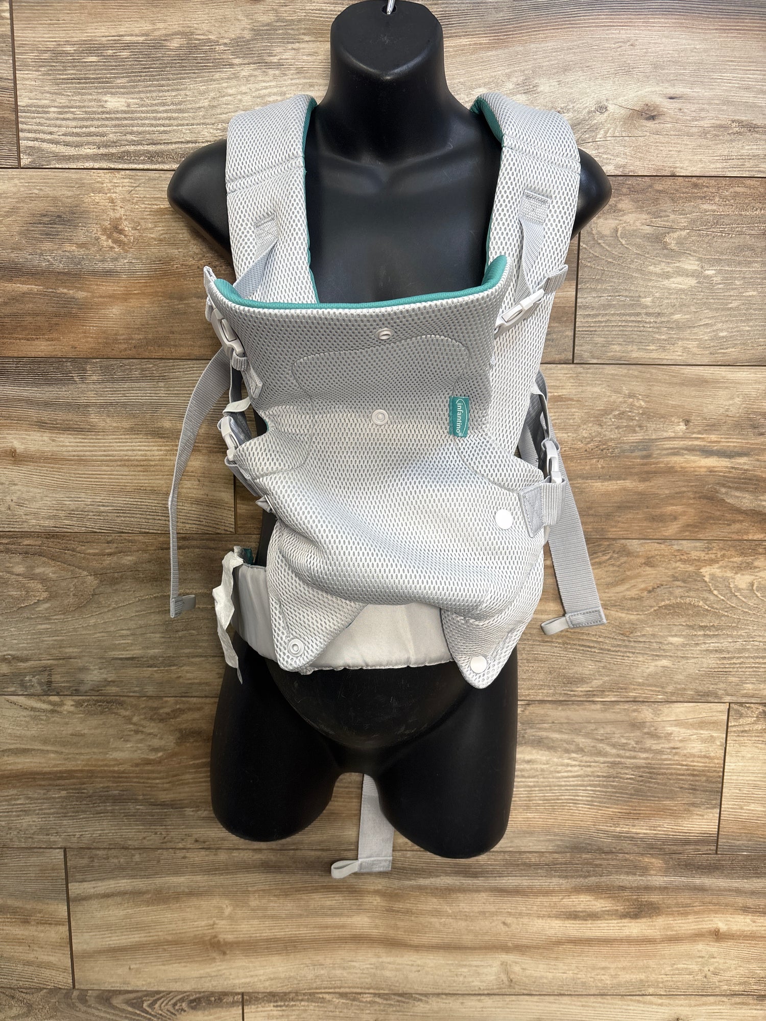 Infantino Flip 4-In-1 Light & Airy Convertible Carrier Light Grey 8-32lbs