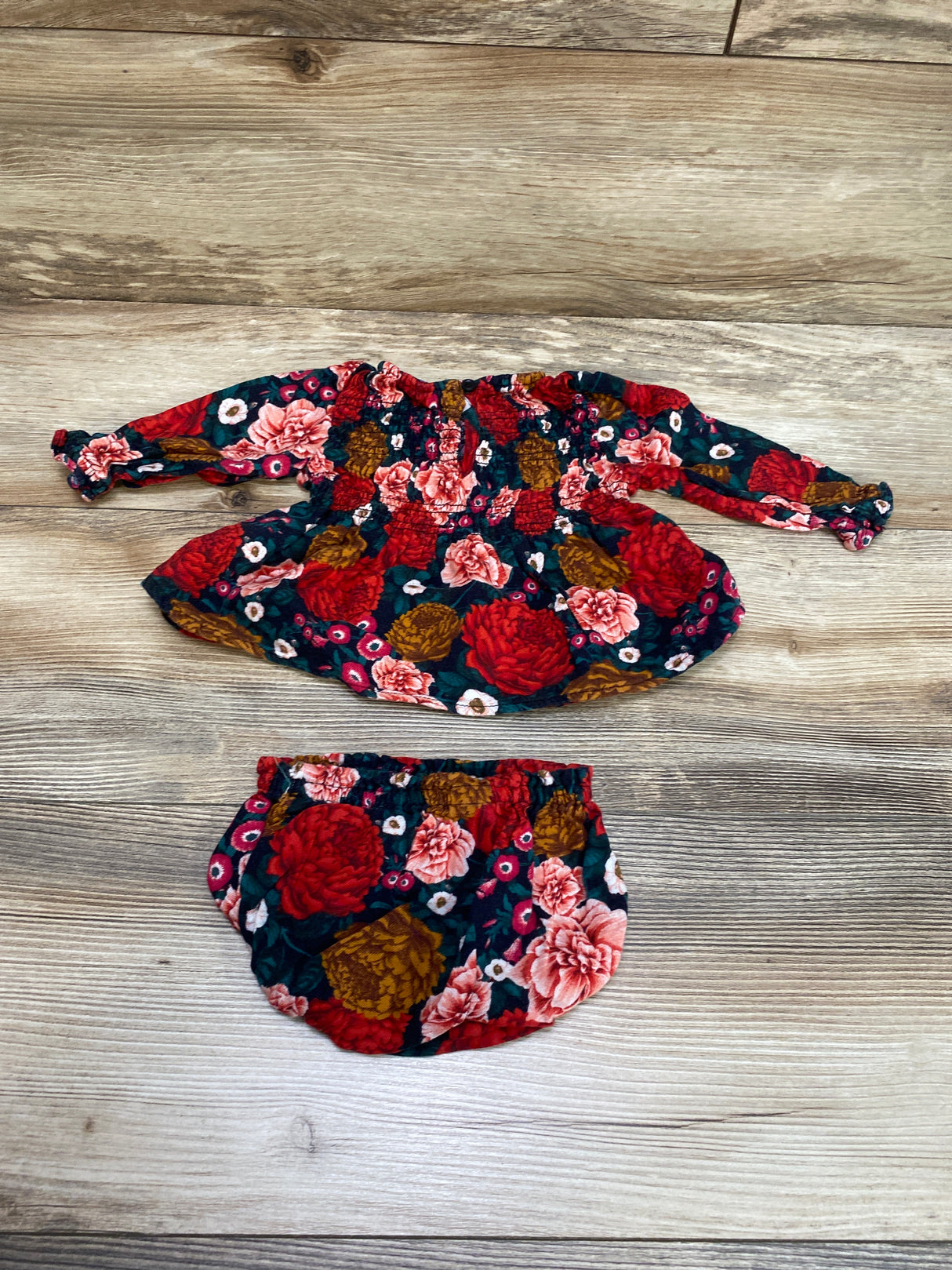 Old Navy 2pc Floral Top & Bloomer Set Red sz 3-6m