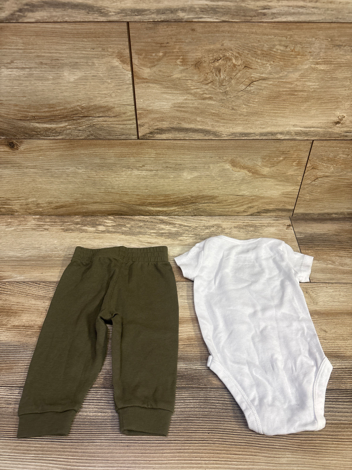 Nike 2pc Bodysuit & Pants Set White sz 6m