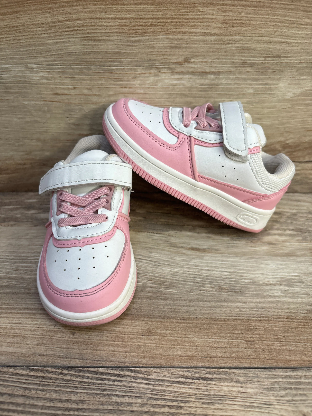 Ecko Girls Running Sneakers Pink/White sz 7c - Me n Mommy To Be