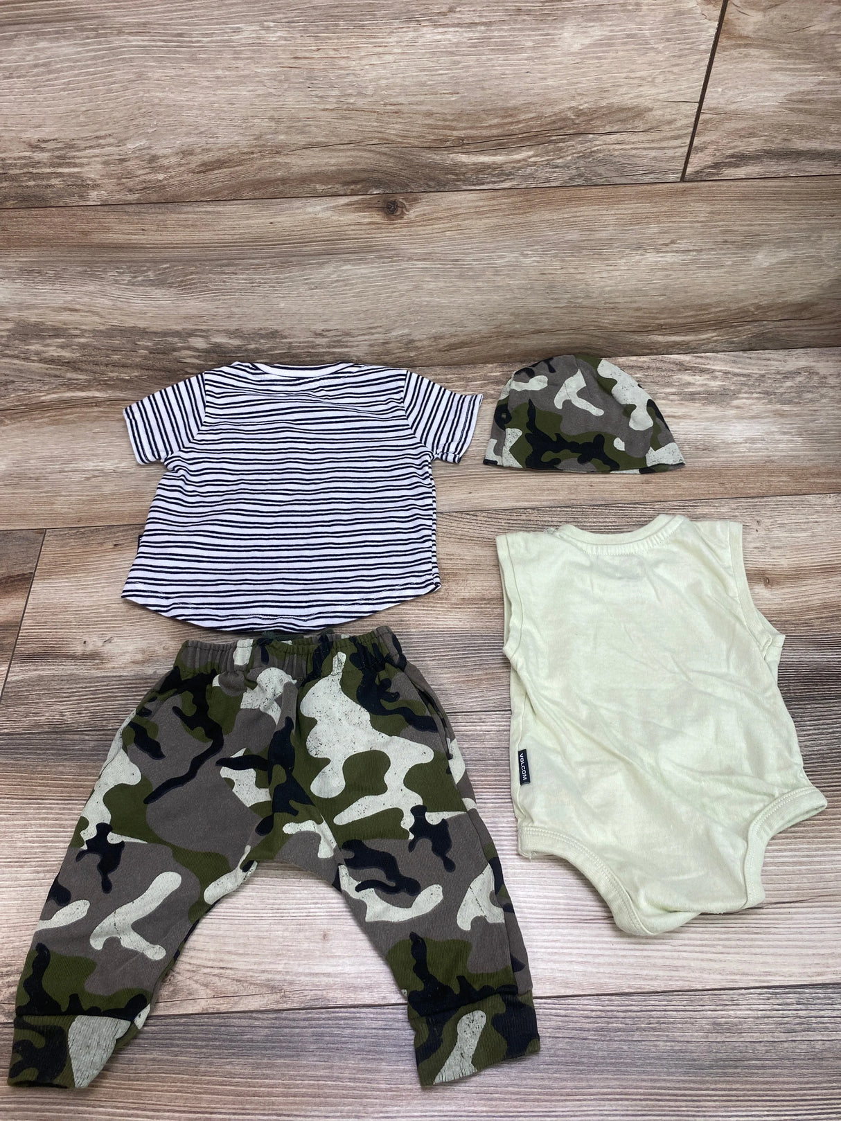 Volcom 4pc Striped Shirt Set White sz 3-6m