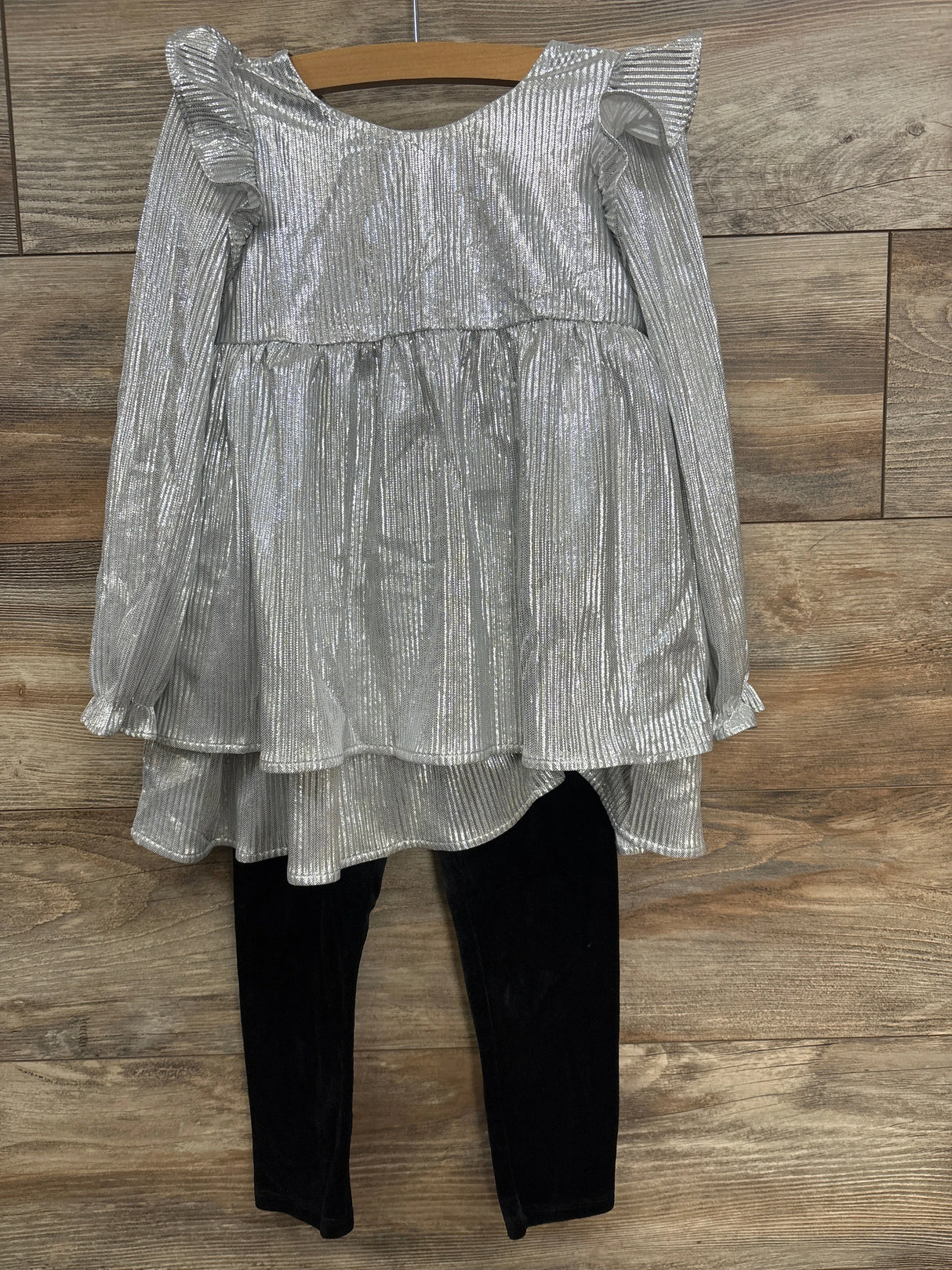 Tahari Metallic Ruffled Shirt & Velour Pants Silver sz 5T