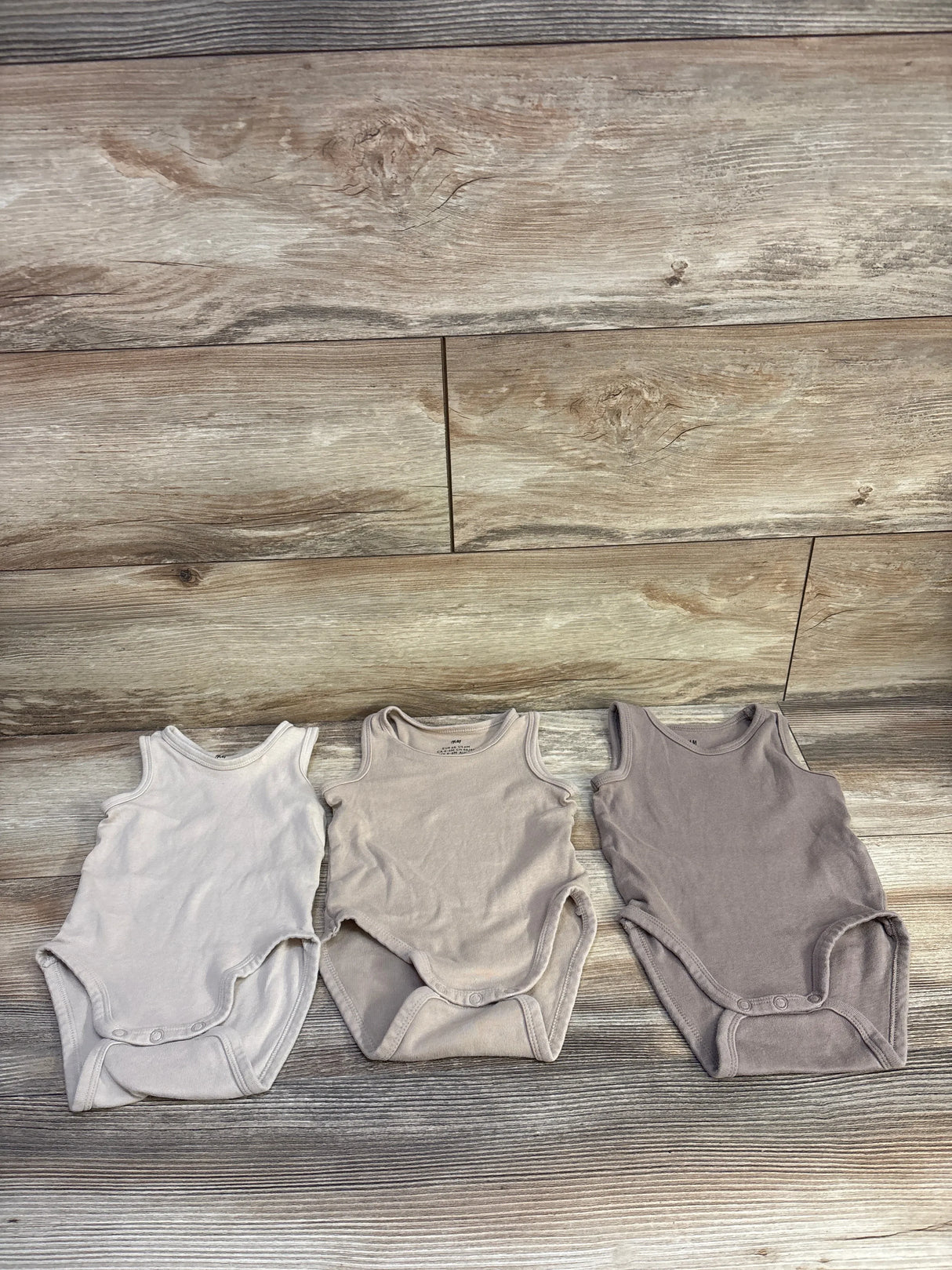 H&M 3pk Tank Bodysuits Brown sz 6m