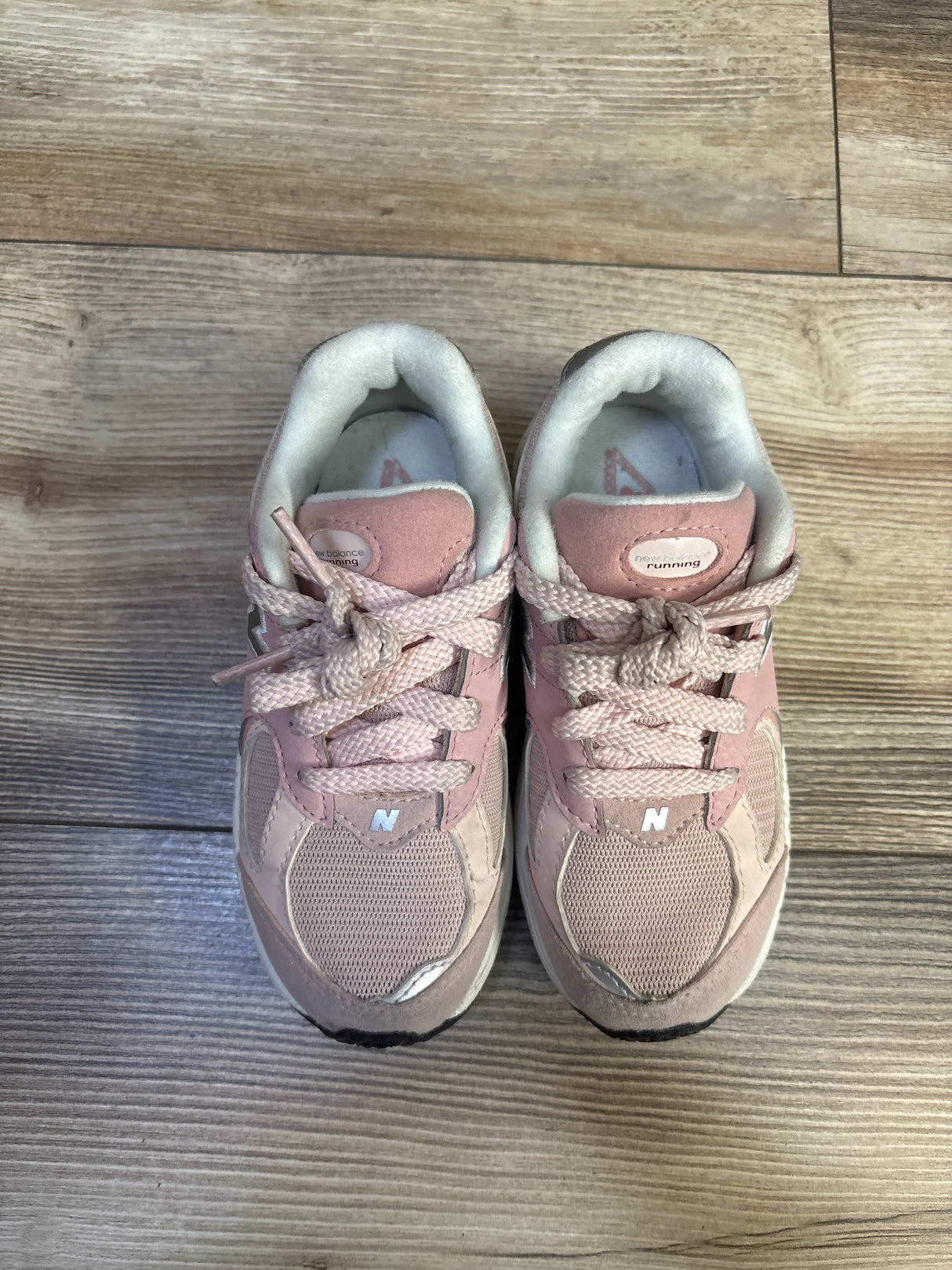 New Balance 2002R Lace-Up Sneakers Pink Sand sz 10c