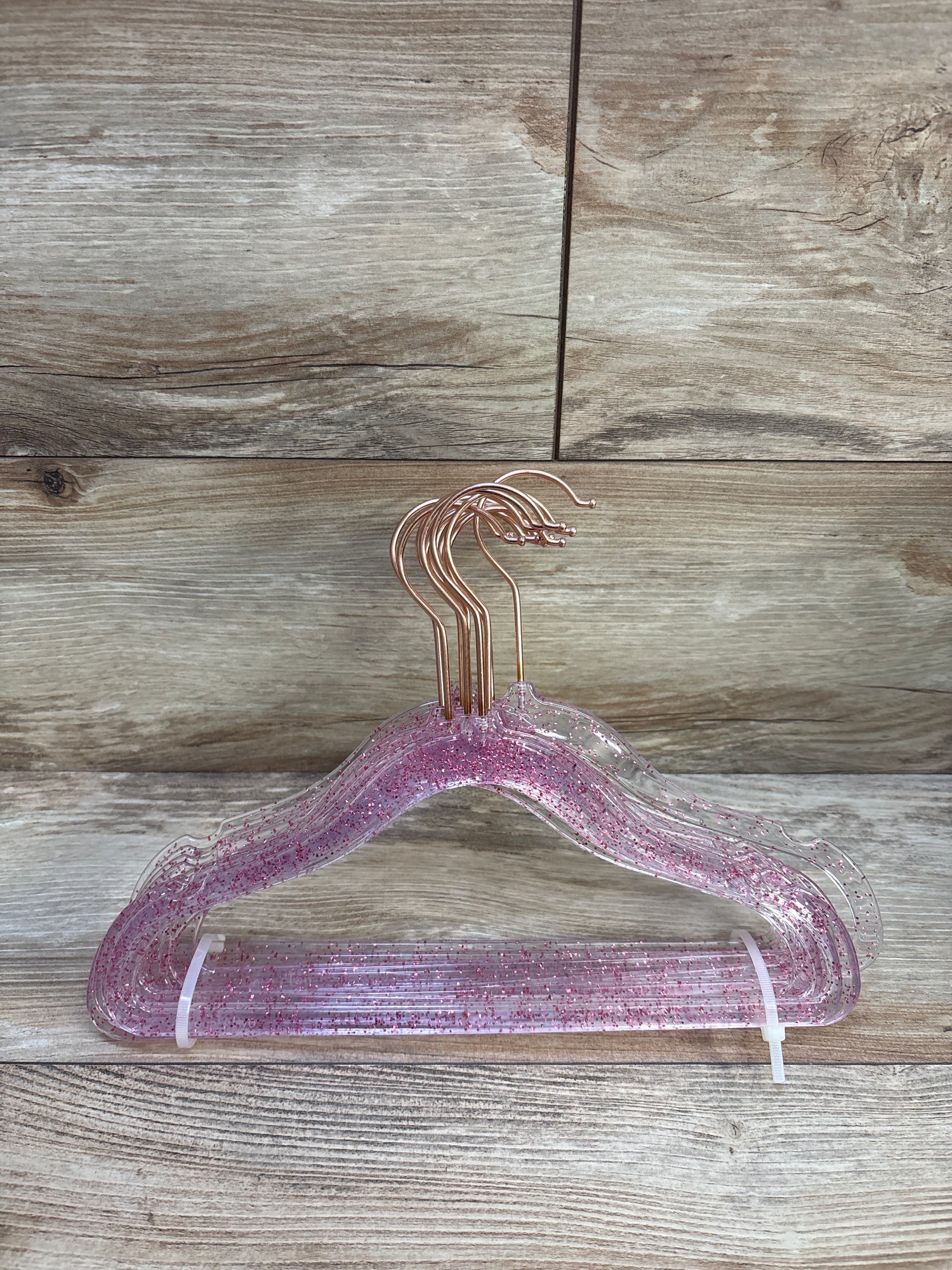 Concepts 14pk 11.5'' Acrylic Glitter Hangers, Pink