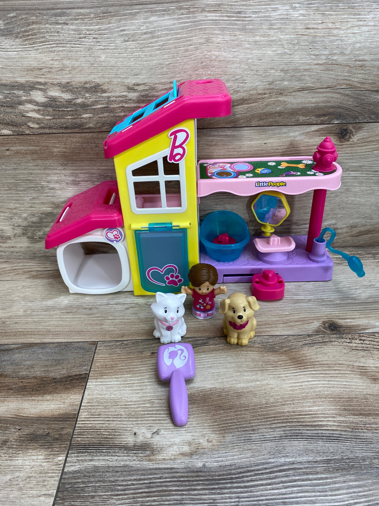 Fisher-Price Little People Barbie Play and Care Pet Spa Playset